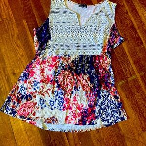 Multi colored shirt. Size 1x.